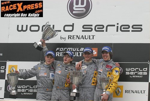 Podium winnaars race 2